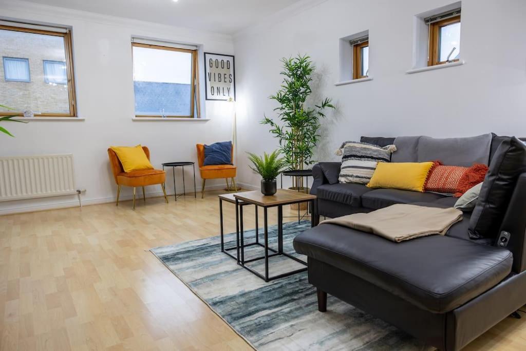 Morden London Apartment, By The Sea With Free Parking Exterior photo
