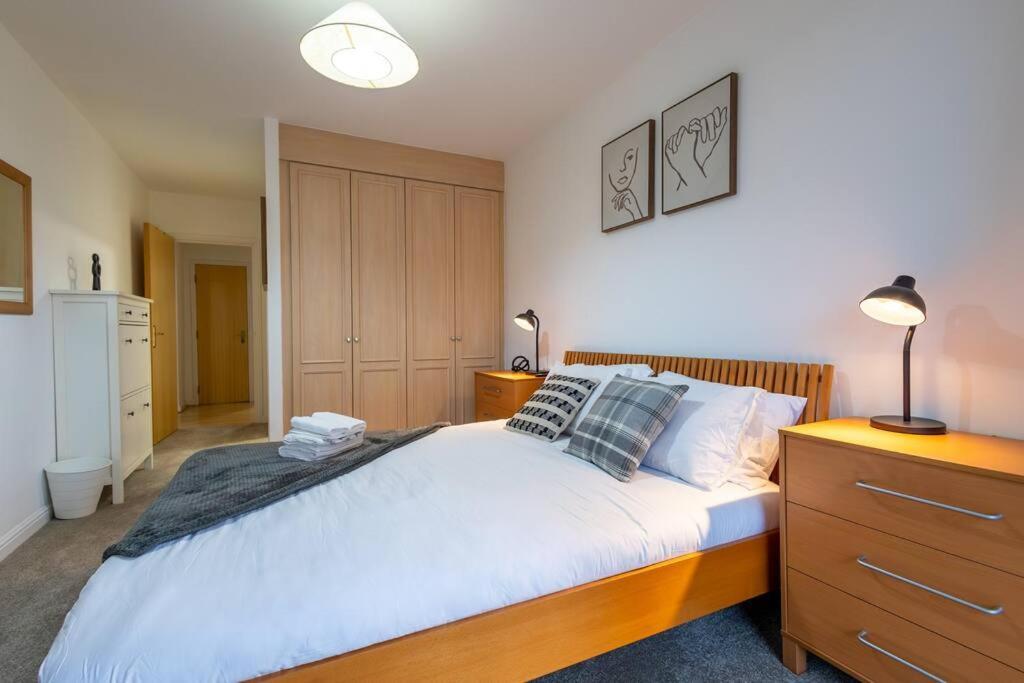 Morden London Apartment, By The Sea With Free Parking Exterior photo