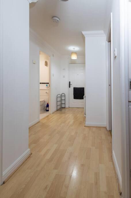Morden London Apartment, By The Sea With Free Parking Exterior photo
