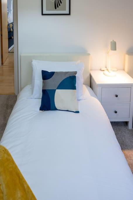 Morden London Apartment, By The Sea With Free Parking Exterior photo