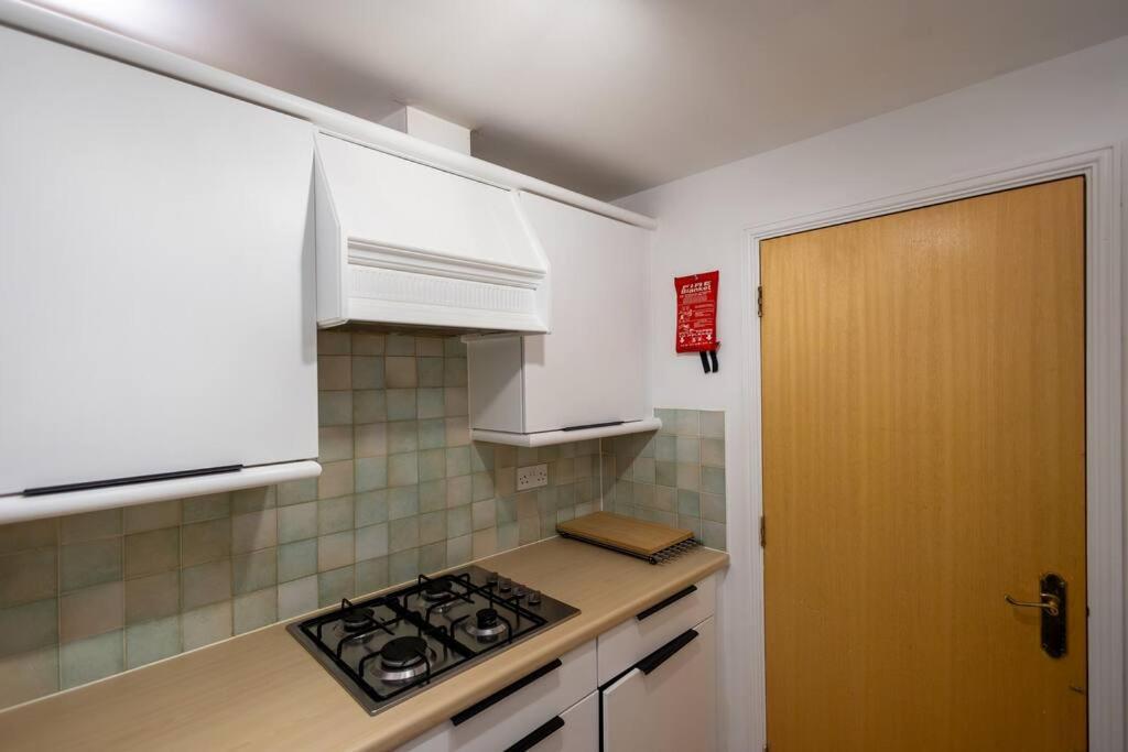 Morden London Apartment, By The Sea With Free Parking Exterior photo