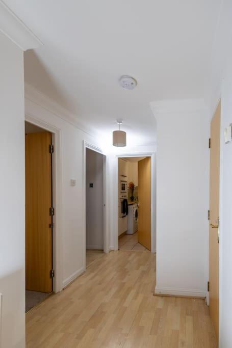 Morden London Apartment, By The Sea With Free Parking Exterior photo